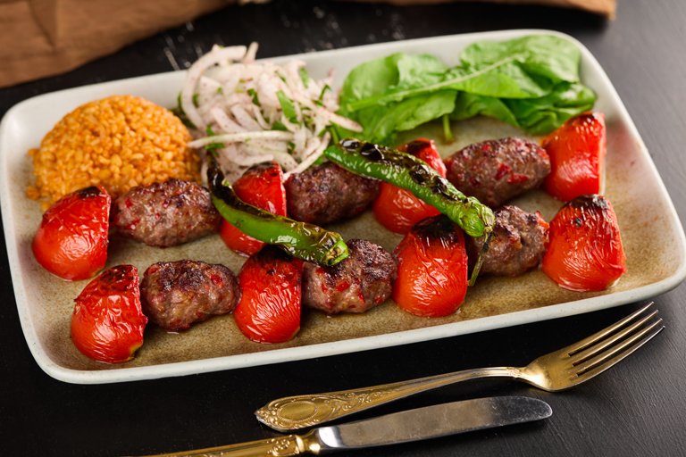 DOMATESLİ KEBAP