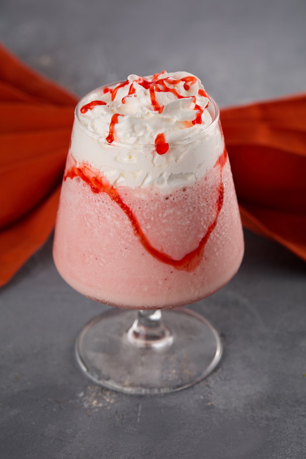 ÇİLEKLİ MİLKSHAKE