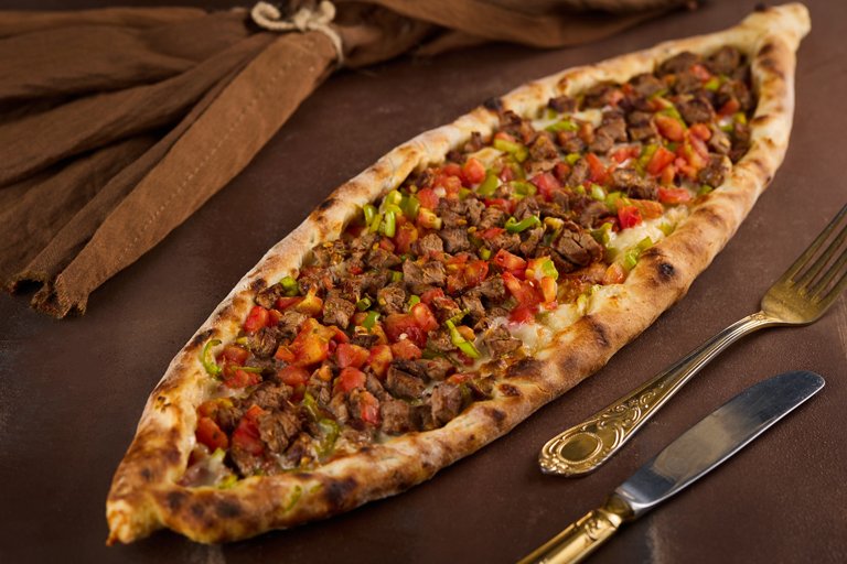 Kuşbaşılı Pide