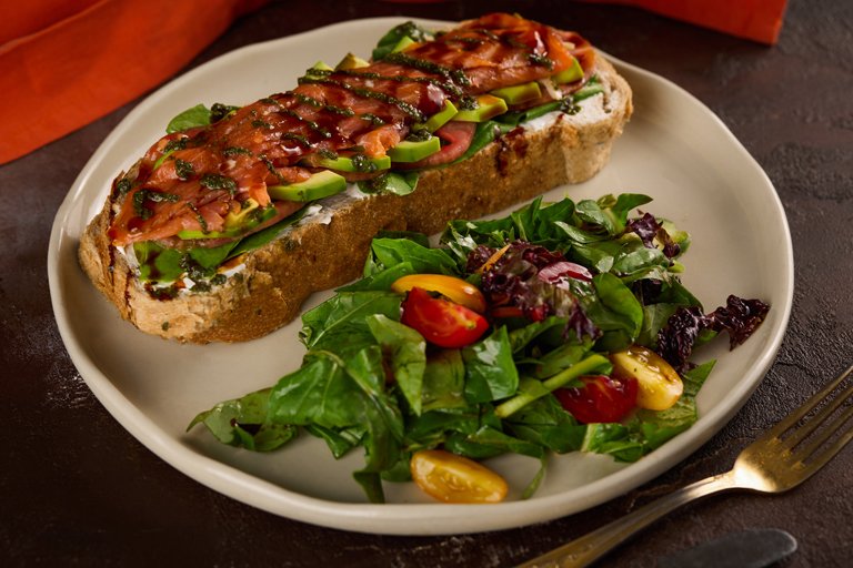 SALMON TOAST