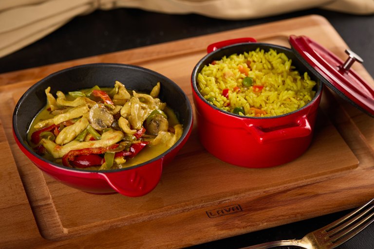 CURRY SOSLU TAVUK